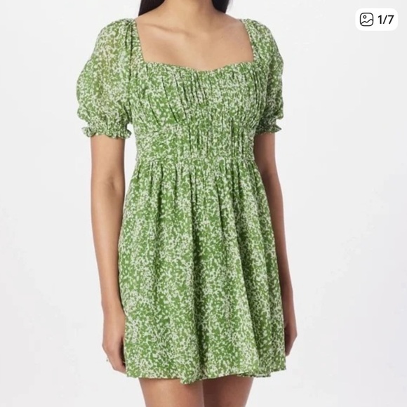 Abercrombie & Fitch Dresses & Skirts - Abercrombie & Fitch Green Patterned Mini Dress